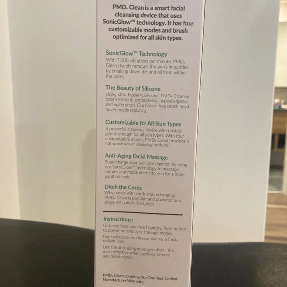 PMD Facial cleanser - Picture 2 of 2